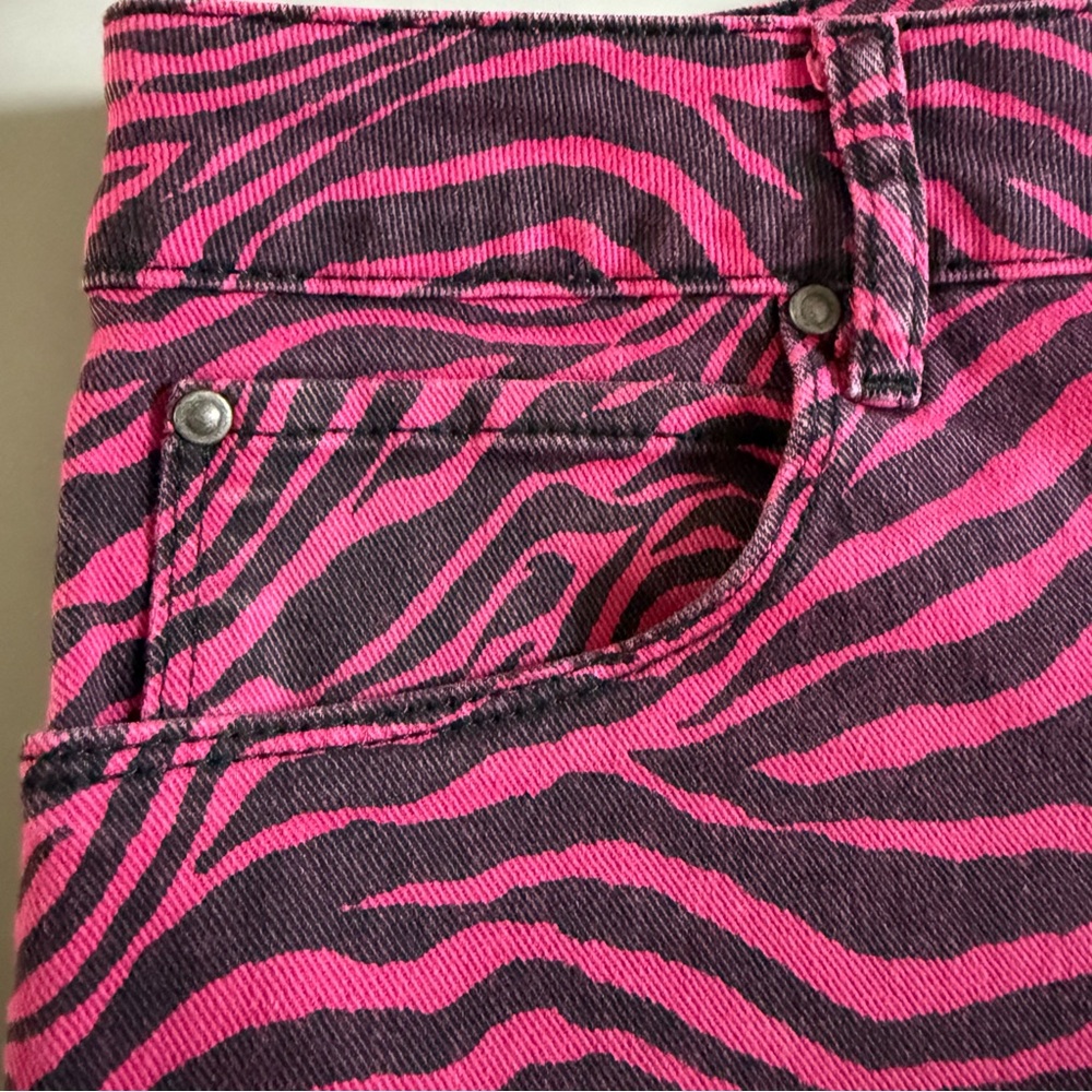 ASOS Pink Zebra print pattern Jean shorts denim slim stretch mens 30 small - Picture 11 of 13